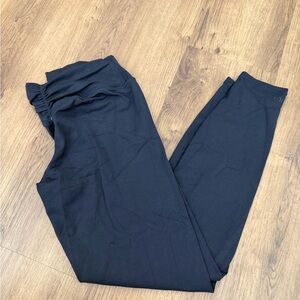 V-back Black Leggings